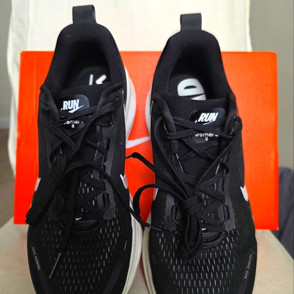 Nike Vomero 18 Road Shoe Women's 10 - Picture 4 of 7